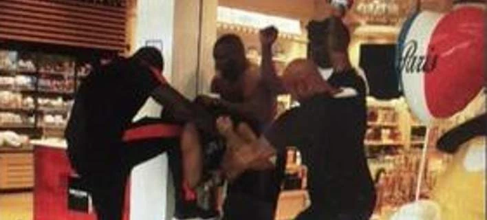 Αγριο ξύλο μεταξύ ράπερ στο αεροδρόμιο Ορλί του Παρισιού – Καθυστερήσεις στις πτήσεις (Βίντεο)